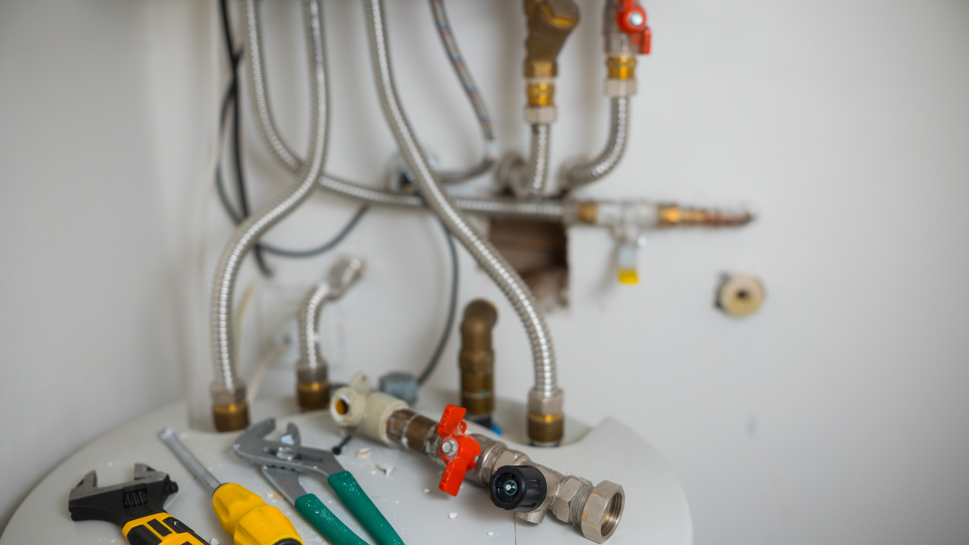 Gas vs Electric Hot Water Systems: Which Is Best for Orange Homes?